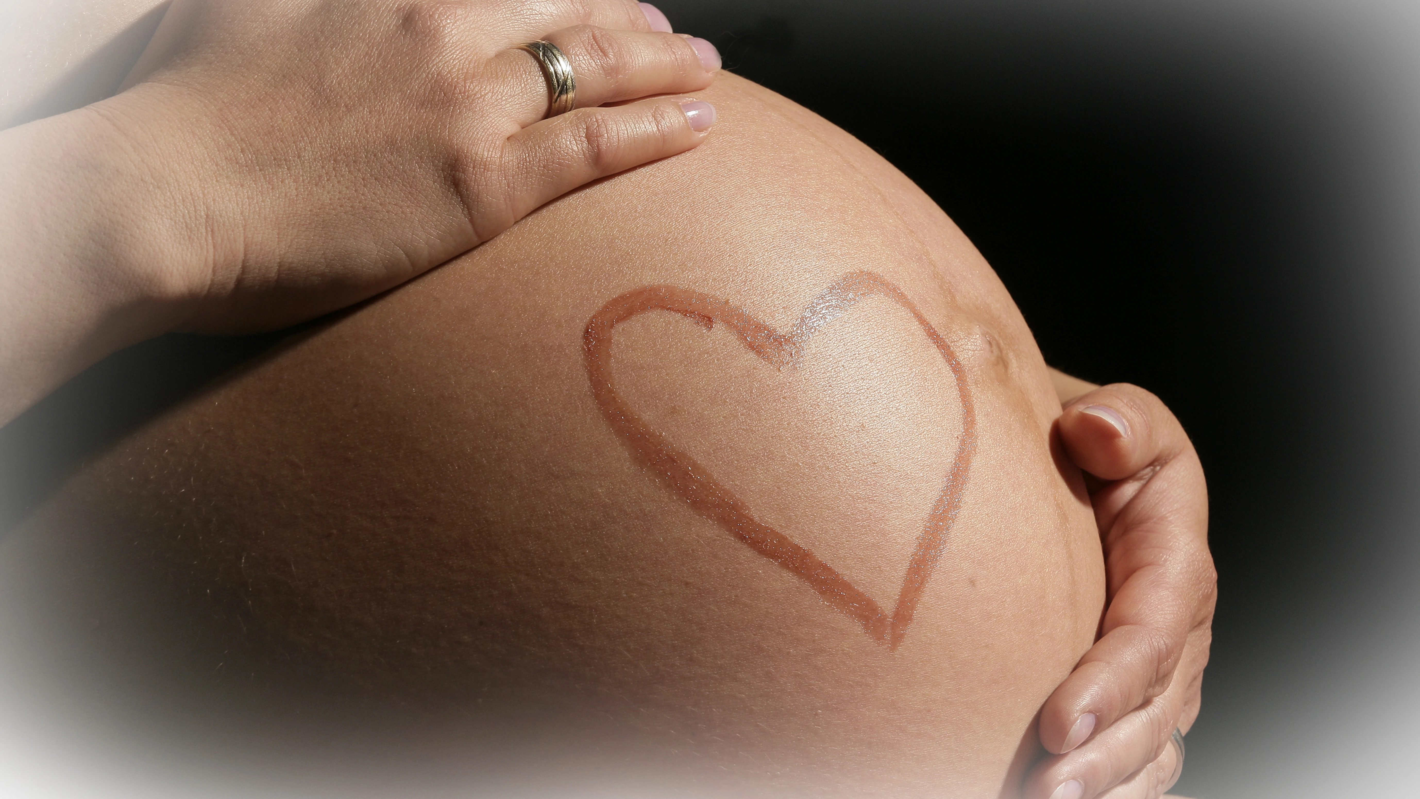 Baby- & Babybauchfotografie Baby- & Babybauchfotografie